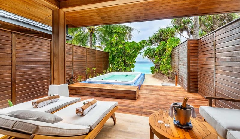 Lily Beach - Beach Suite with Jacuzzi